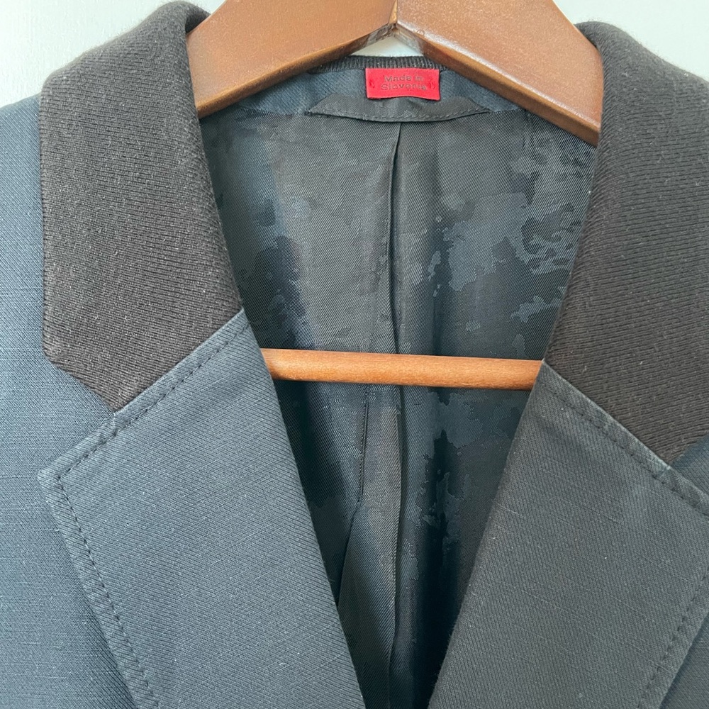 Hugo Boss Dark Blue Blazer with Black Collar